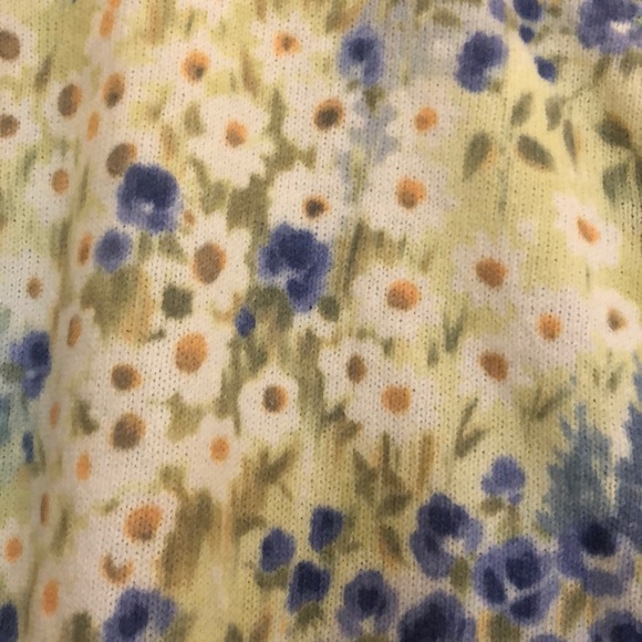 Gabriella.T , short sleeve cardigan - Picture 2 of 5